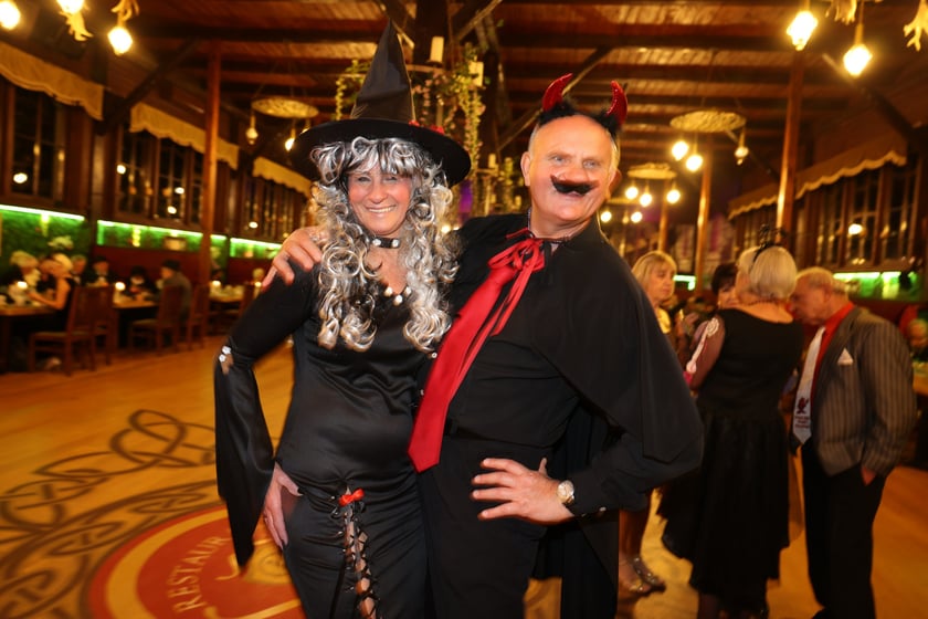 Bal seniorów "Z wizytą u rodziny Addamsów"