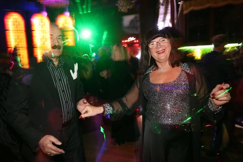 Bal seniorów "Z wizytą u rodziny Addamsów"