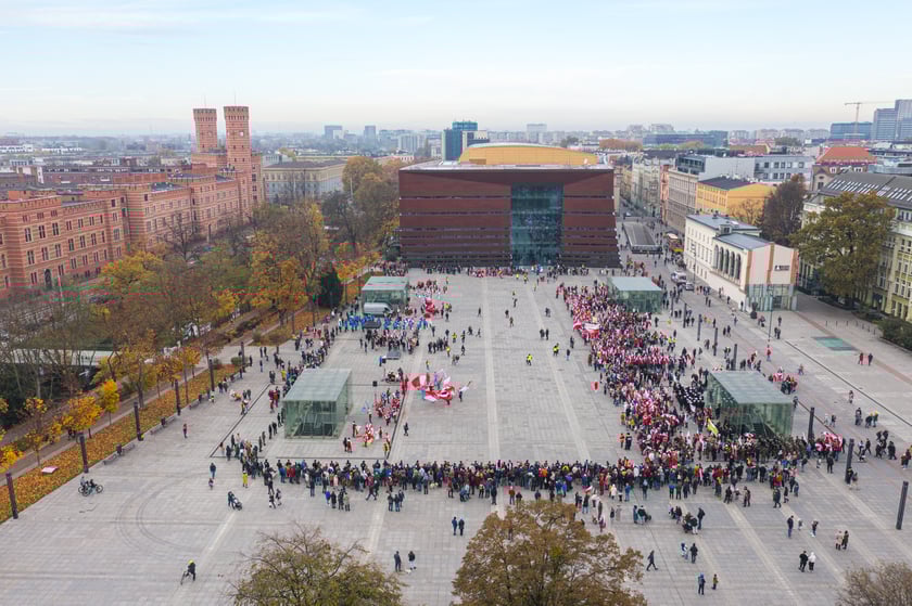11 listopada we Wrocławiu - parada i marsz. Zobaczcie zdjęcia z ziemi i powietrza