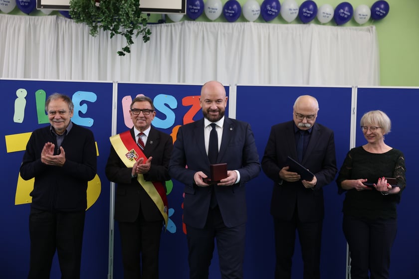 Uroczystość 75-lecia VI LO we Wrocławiu