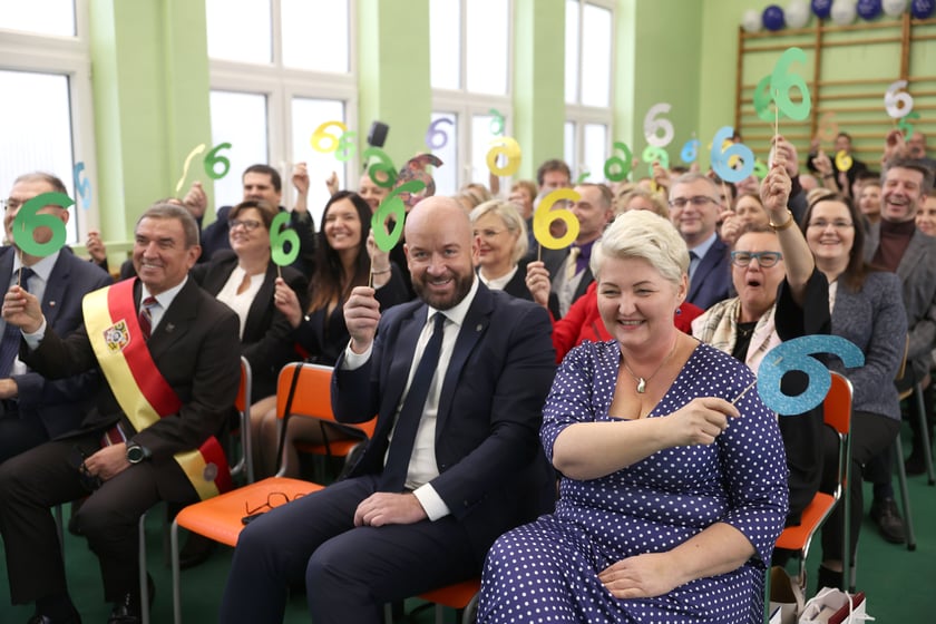 Uroczystość 75-lecia VI LO we Wrocławiu