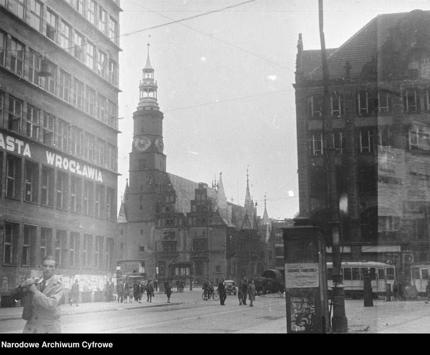Wrocław tuż po II wojnie światowej. Rynek. Rok 1947