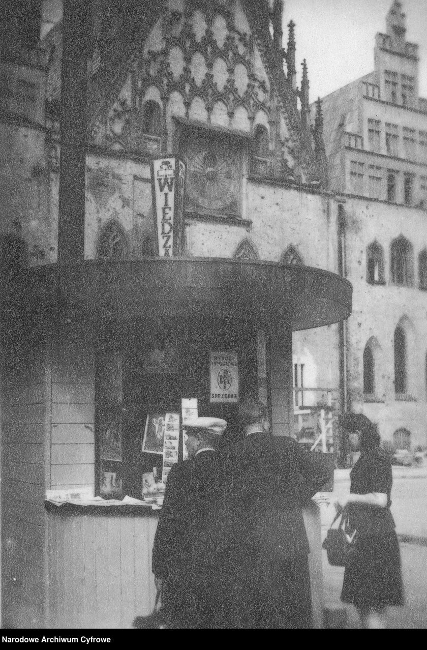 Wrocław tuż po II wojnie światowej. Rok 1948. Rynek