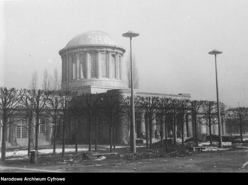 Wrocław tuż po II wojnie światowej. Okolica Hali Stulecia. Rok 1948