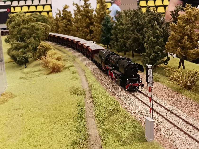 Makieta z pociągami