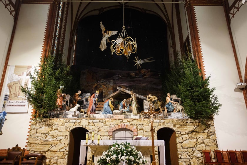 Największa szopka naturalnych rozmiarów u Ojców Franciszkanów