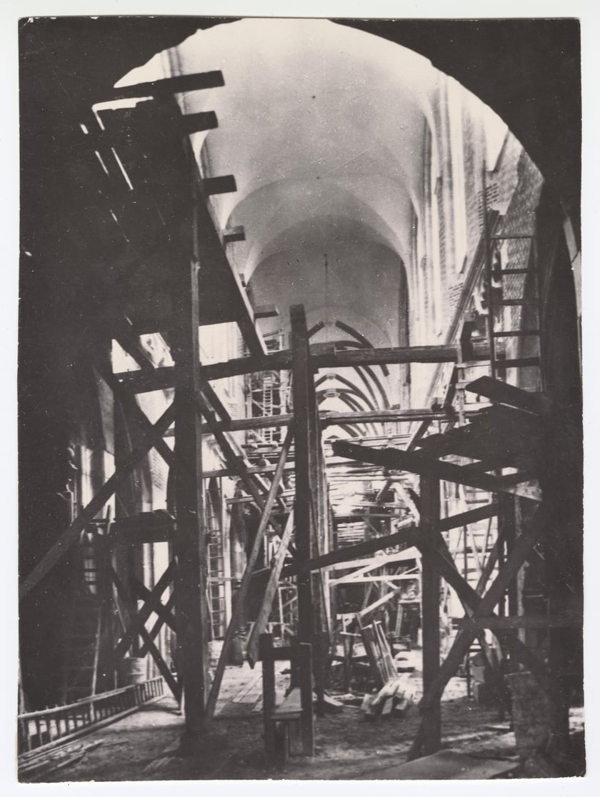 Katedra, 1948