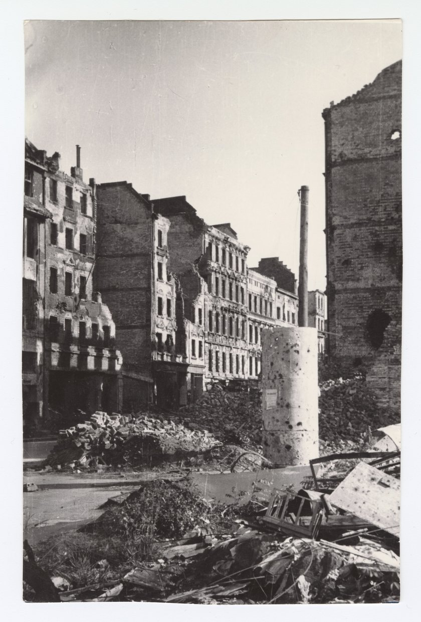 Być może Oławska, Łaciarska. 1946