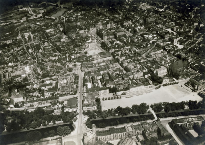 Lata 1934-1938, Stare Miasto na zdjęciu lotniczym z lat 30. - widok od południa.