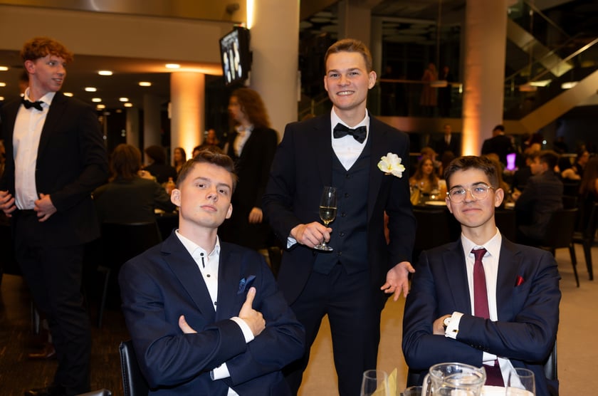 Studniówka maturzystów z  XVII LO we Wrocławiu