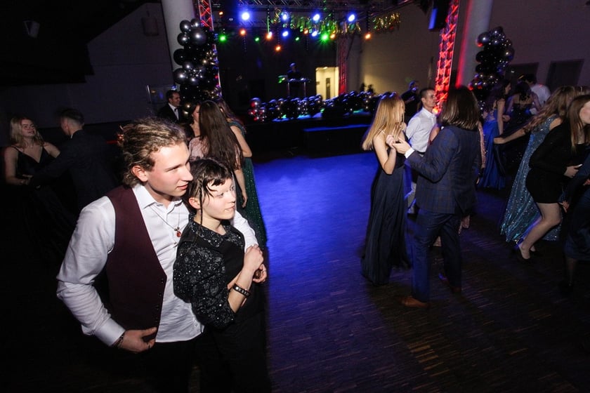 Studni&oacute;wka uczni&oacute;w ostatnich klas Liceum Og&oacute;lnokształcącego nr I im. Danuty Siedzik&oacute;wny &bdquo;Inki&rdquo; we Wrocławiu