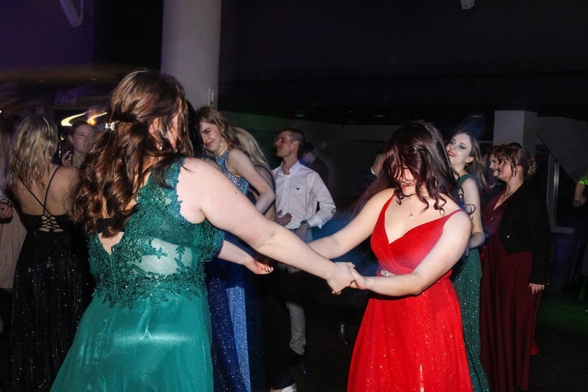 Studni&oacute;wka uczni&oacute;w ostatnich klas Liceum Og&oacute;lnokształcącego nr I im. Danuty Siedzik&oacute;wny &bdquo;Inki&rdquo; we Wrocławiu