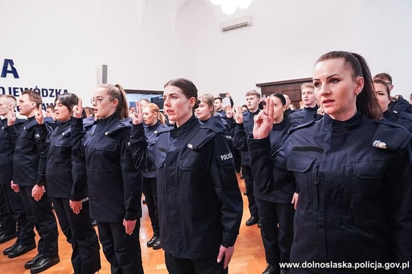 Ślubowanie nowych dolnośląskich policjantów we Wrocławiu