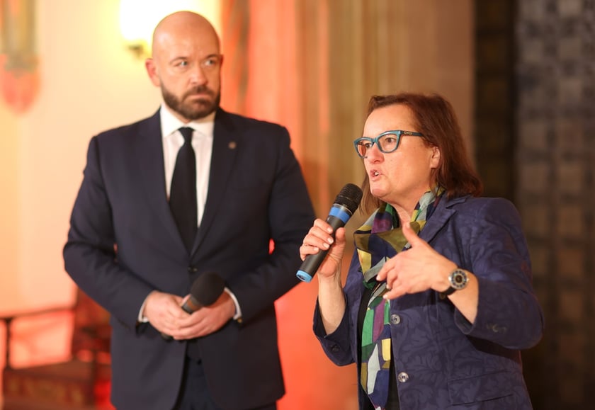 Uroczystość wręczenia wyróżnień prezydenta Wrocławia dla zaangażowanej społecznie młodzieży oraz współpracujących z nią naukowców, nauczycieli, przedstawicieli organizacji pozarządowych. Wrocław., 10 stycznia 2024