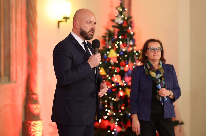 Uroczystość wręczenia wyróżnień prezydenta Wrocławia dla zaangażowanej społecznie młodzieży oraz współpracujących z nią naukowców, nauczycieli, przedstawicieli organizacji pozarządowych. Wrocław., 10 stycznia 2024