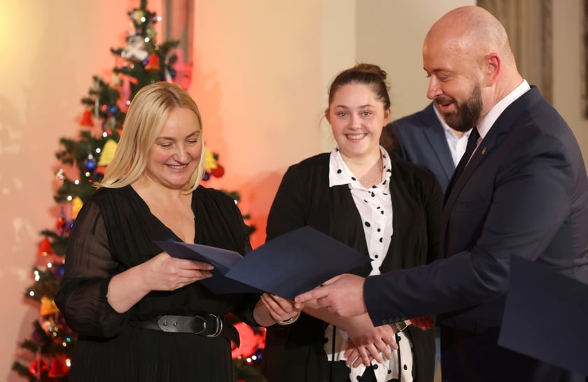Uroczystość wręczenia wyróżnień prezydenta Wrocławia dla zaangażowanej społecznie młodzieży oraz współpracujących z nią naukowców, nauczycieli, przedstawicieli organizacji pozarządowych. Wrocław., 10 stycznia 2024
