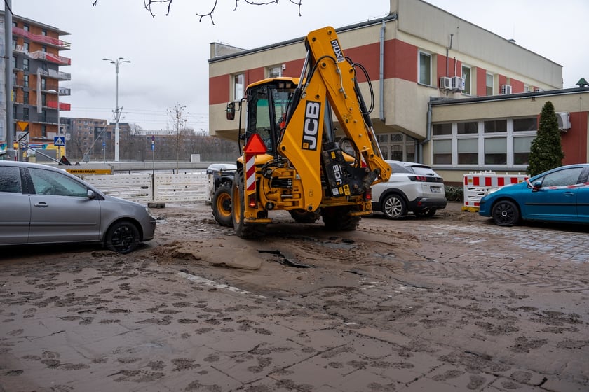Ekipa remontowa MPWiK na ul. Inowrocławskiej