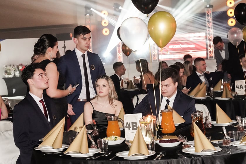 Studniówka II LO we Wrocławiu