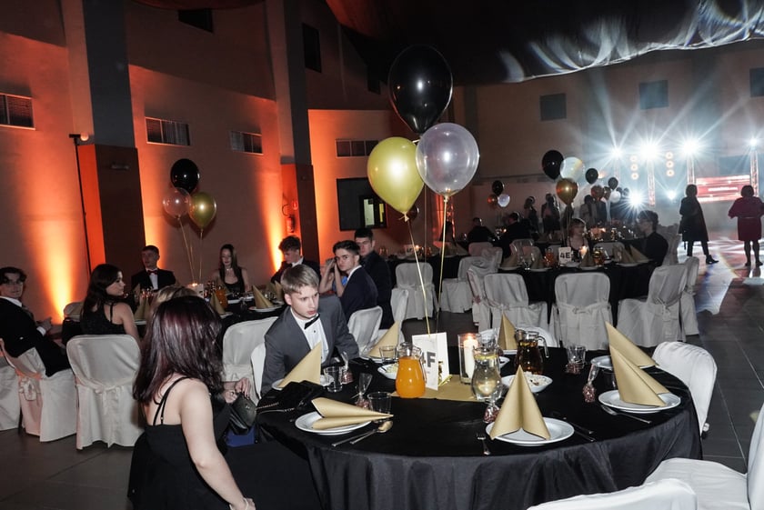 Studniówka II LO we Wrocławiu