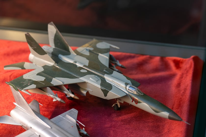 Wystawa miniatur modeli lotniczych w Centrum Historii Zajezdnia
