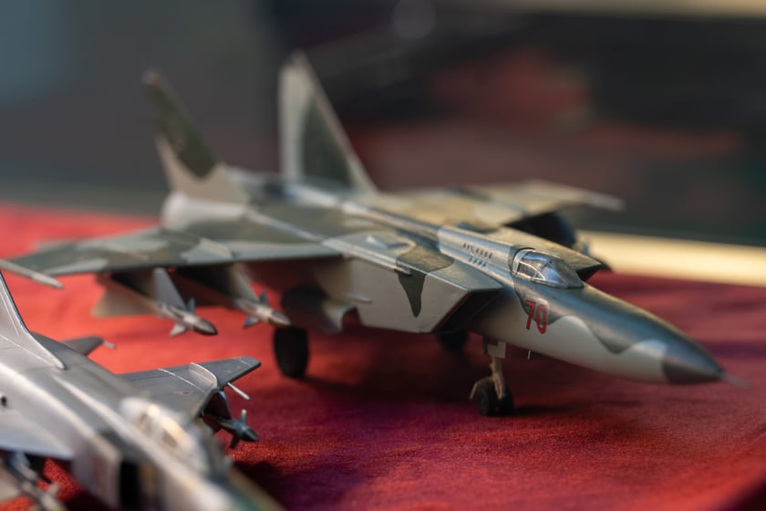 Wystawa miniatur modeli lotniczych w Centrum Historii Zajezdnia