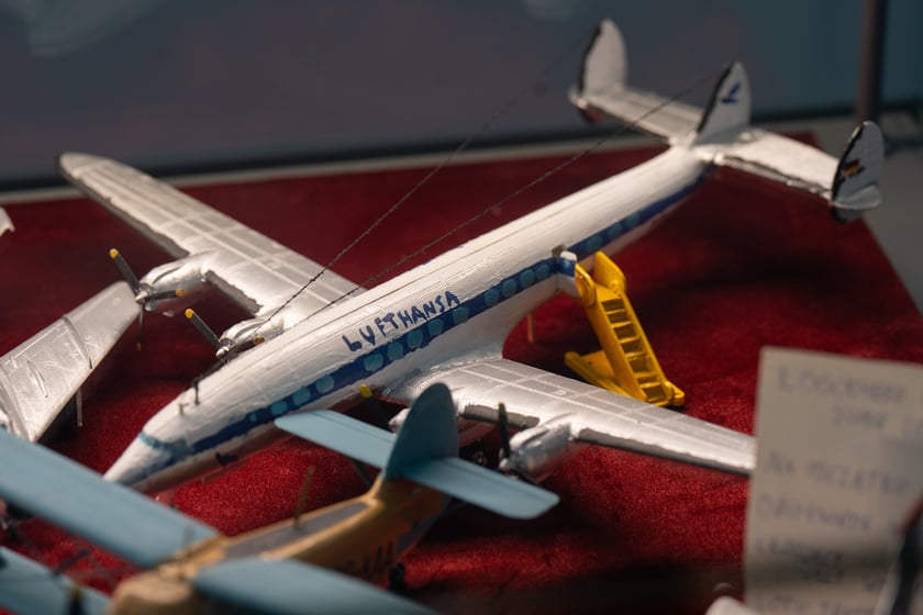 Wystawa miniatur modeli lotniczych w Centrum Historii Zajezdnia