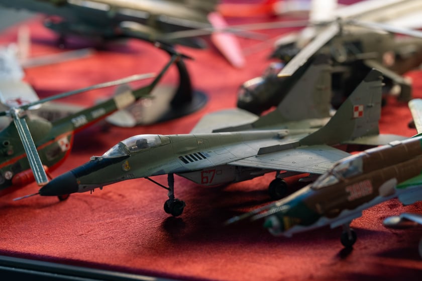 Wystawa miniatur modeli lotniczych w Centrum Historii Zajezdnia