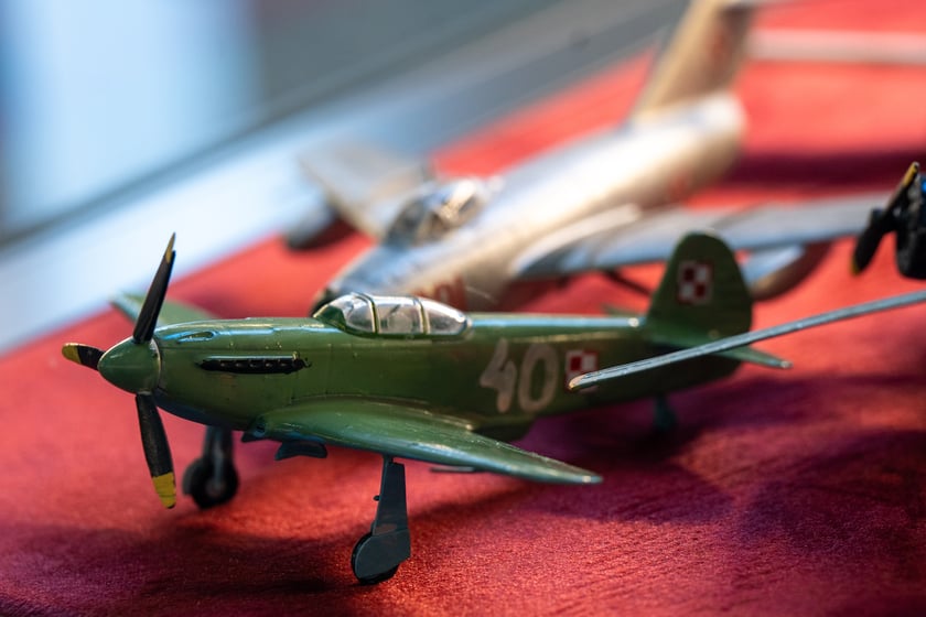 Wystawa miniatur modeli lotniczych w Centrum Historii Zajezdnia