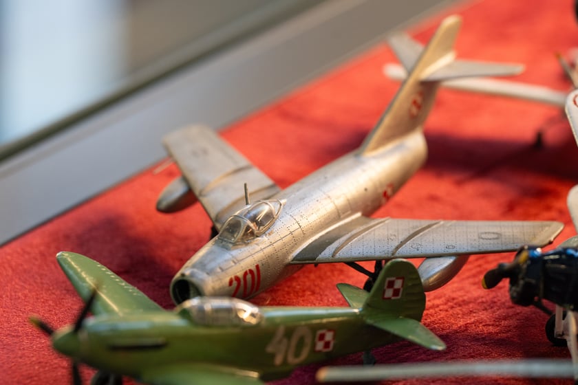 Wystawa miniatur modeli lotniczych w Centrum Historii Zajezdnia