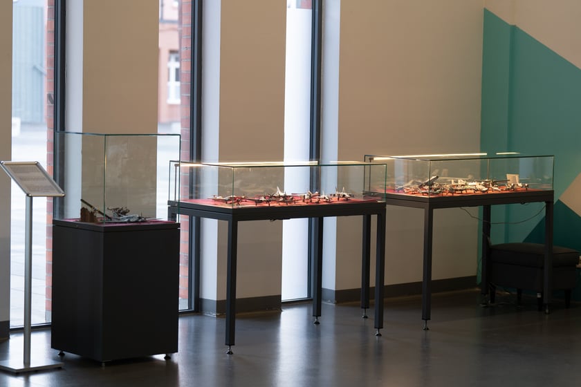Wystawa miniatur modeli lotniczych w Centrum Historii Zajezdnia