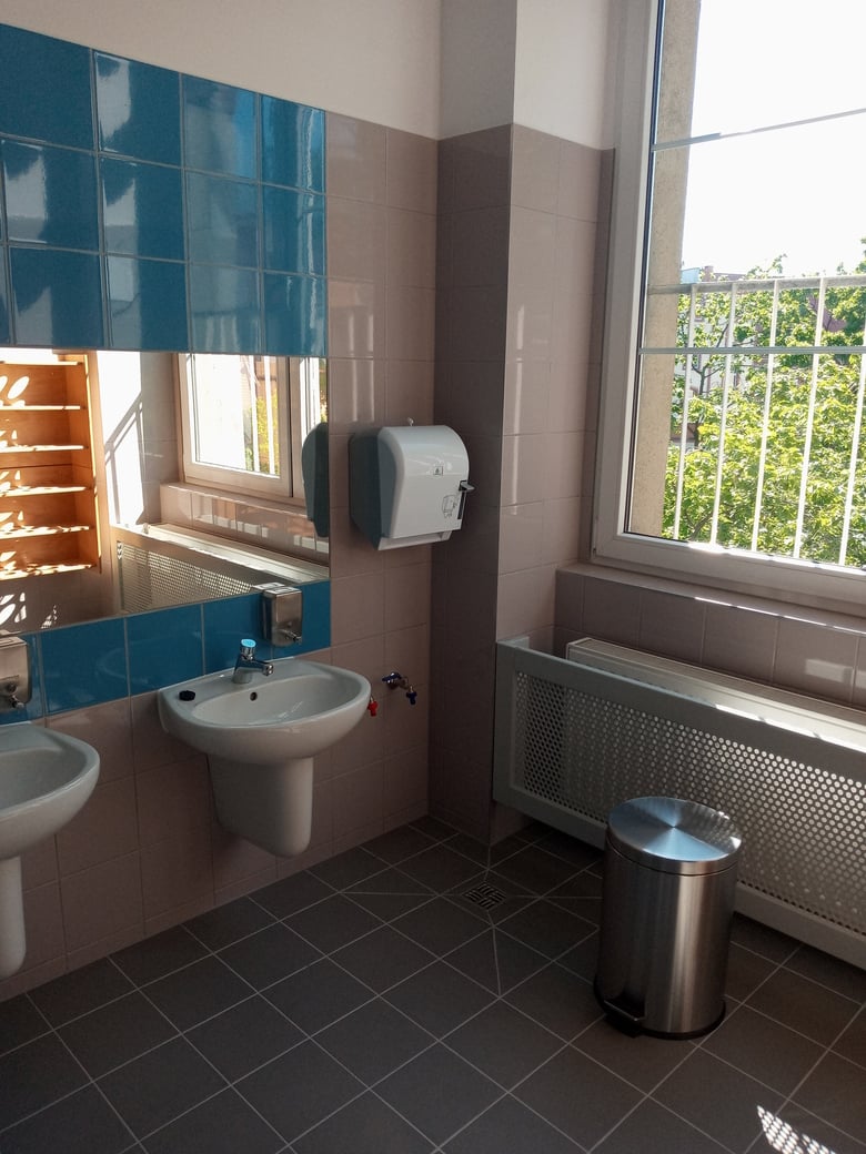 Remont węzł&oacute;w sanitarnych w przedszkolu przy ul. Dyrekcyjnej