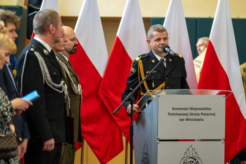 Uroczysty apel z okazji zakończenia służby w Państwowej Straży Pożarnej nadbryg. Marka Kamińskiego