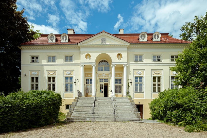 Zespół pałacowo-folwarczny w Samotworze