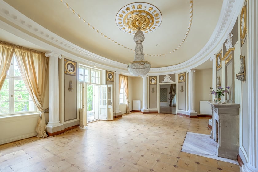 Zespół pałacowo-folwarczny w Samotworze