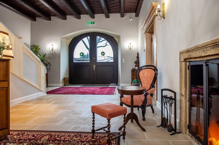 Dwór w Sędzisławiu