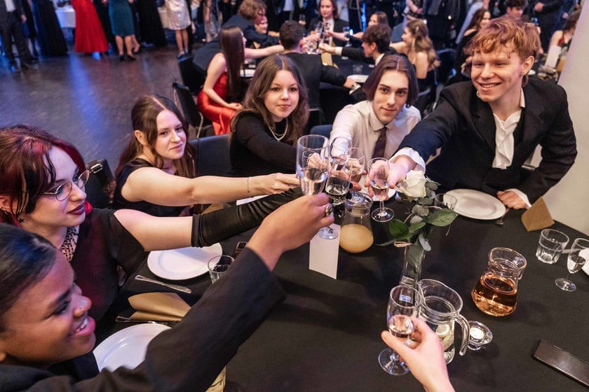 Studniówka maturzystów VII LO we Wrocławiu