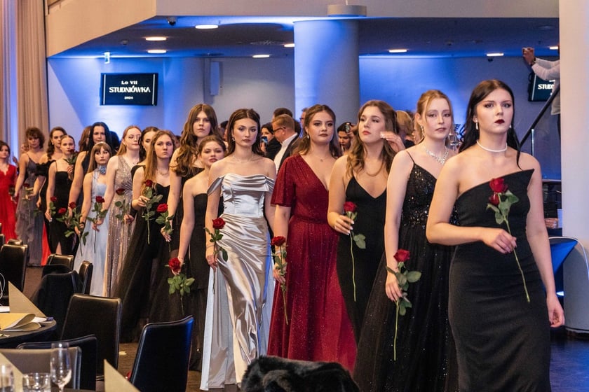 Studniówka maturzystów VII LO we Wrocławiu
