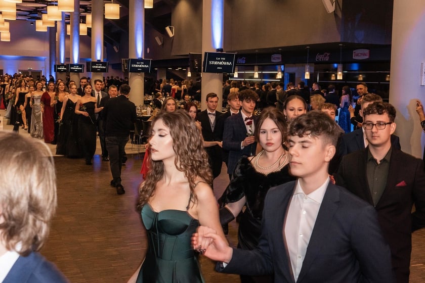 Studniówka maturzystów VII LO we Wrocławiu