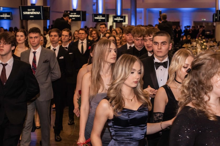 Studniówka maturzystów VII LO we Wrocławiu