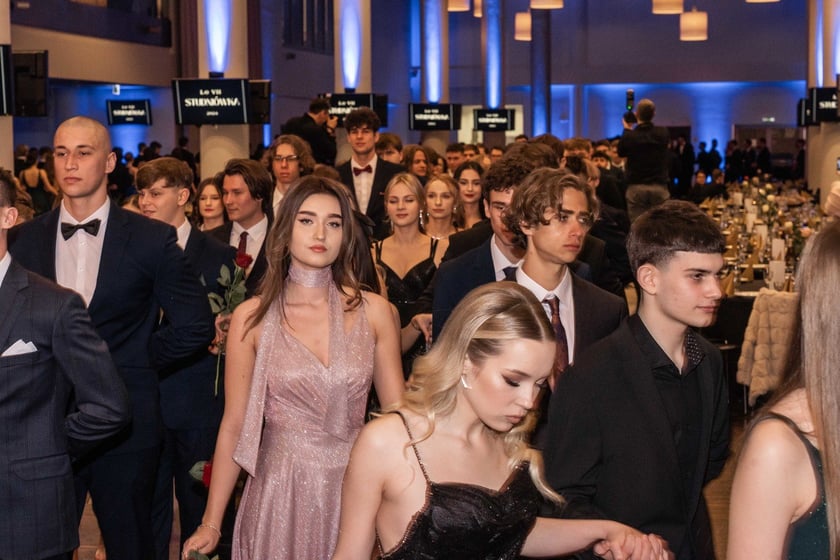 Studniówka maturzystów VII LO we Wrocławiu
