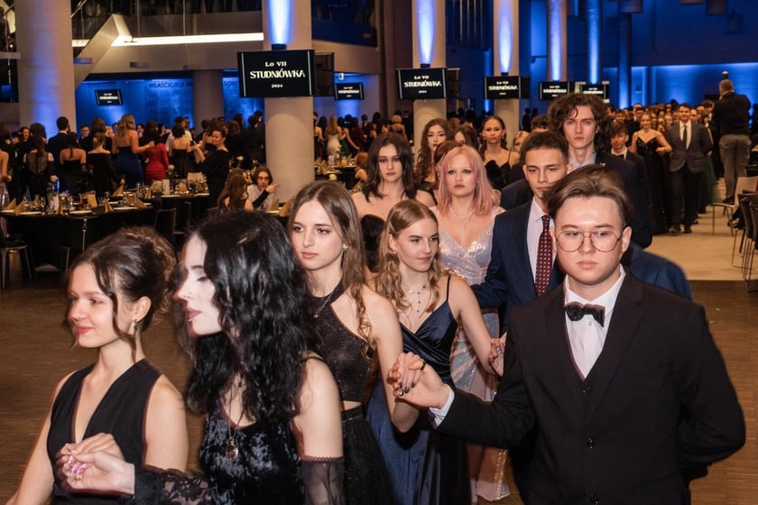 Studniówka maturzystów VII LO we Wrocławiu