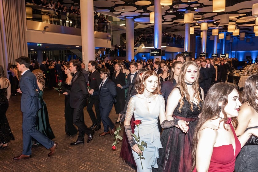 Studniówka maturzystów VII LO we Wrocławiu