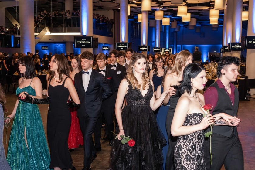 Studniówka maturzystów VII LO we Wrocławiu