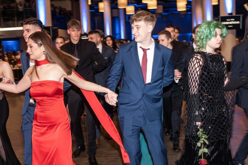 Studniówka maturzystów VII LO we Wrocławiu