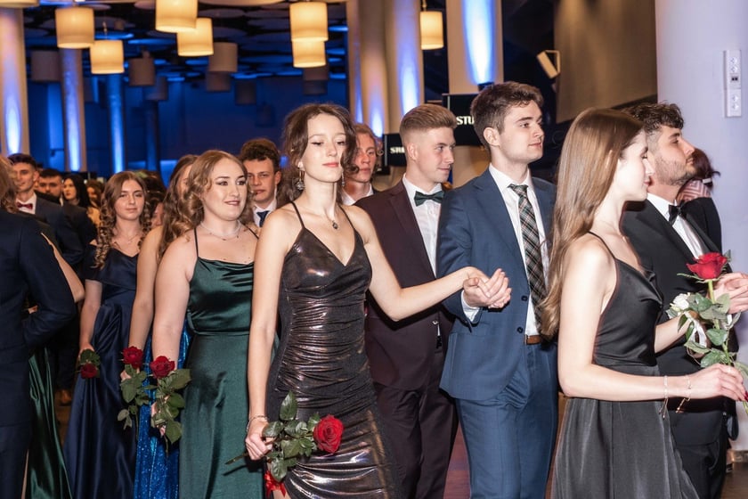 Studniówka maturzystów VII LO we Wrocławiu