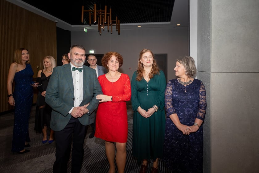 Studni&oacute;wka uczni&oacute;w&nbsp;klas maturalnych XIII LO im. Aleksandra Fredry we Wrocławiu