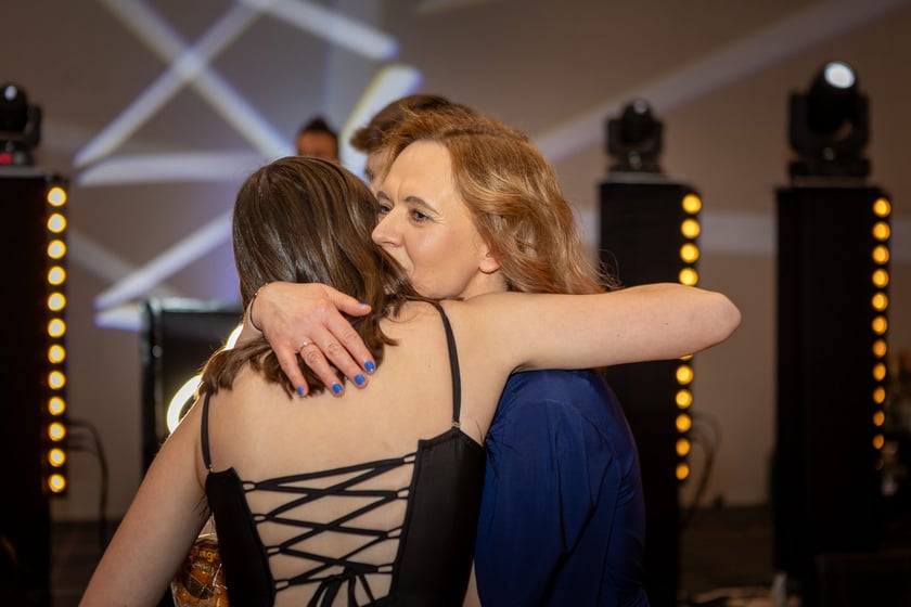 Studni&oacute;wka uczni&oacute;w&nbsp;klas maturalnych XIII LO im. Aleksandra Fredry we Wrocławiu