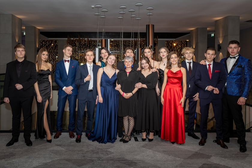 Studni&oacute;wka uczni&oacute;w&nbsp;klas maturalnych XIII LO im. Aleksandra Fredry we Wrocławiu