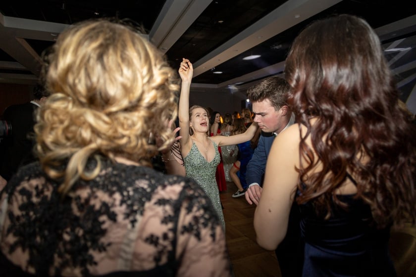 Studni&oacute;wka uczni&oacute;w&nbsp;klas maturalnych XIII LO im. Aleksandra Fredry we Wrocławiu