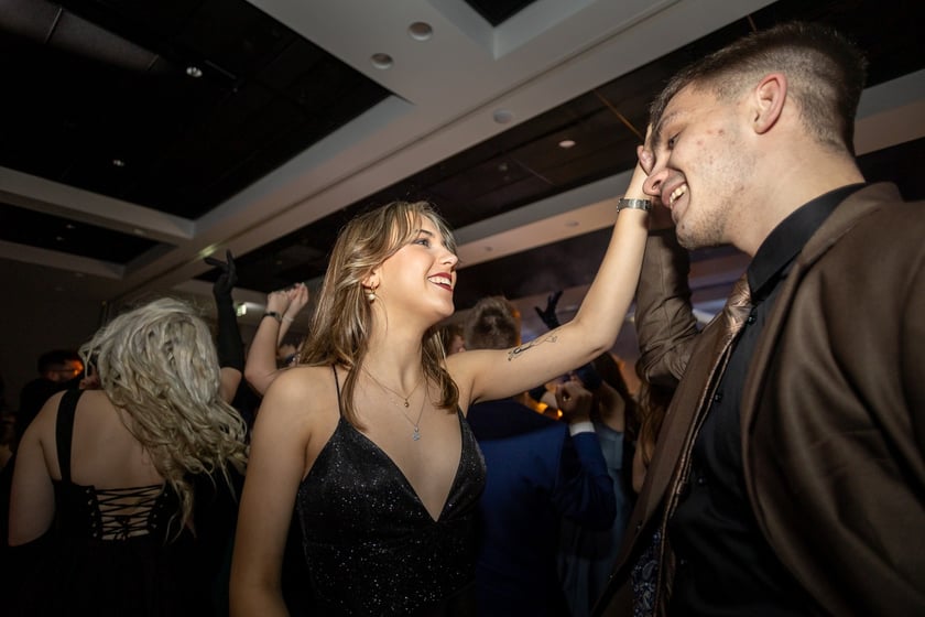 Studni&oacute;wka uczni&oacute;w&nbsp;klas maturalnych XIII LO im. Aleksandra Fredry we Wrocławiu